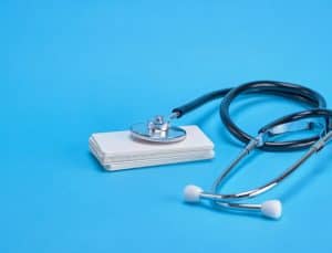 זכויות רפואיות במהלך הסדרת מעמד בן זוג זר מדריך מעשי